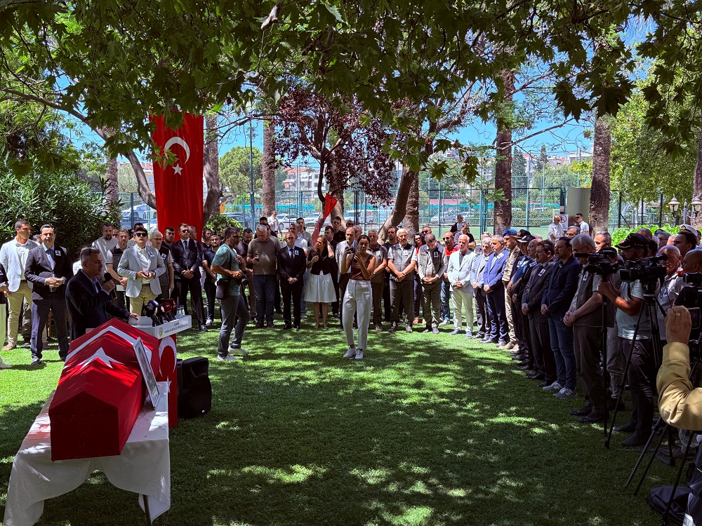 İzmir Ödemiş’ teki Orman Yangınında Şehit Olan Orman İşçisi İbrahim Demir Son Yolculuğuna Uğurlandı